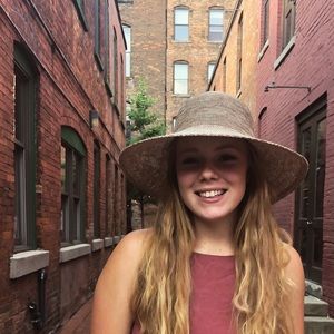 Meet your Posher, Lydia